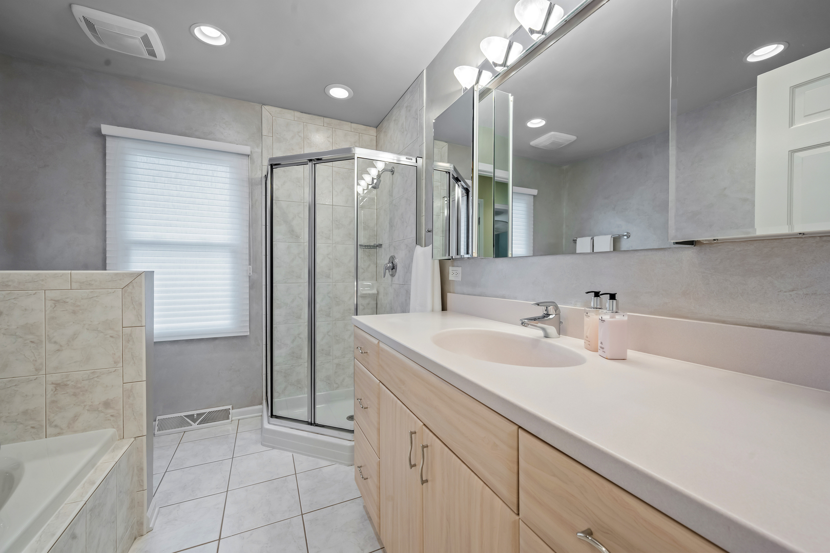 12754913 Property Photo 15