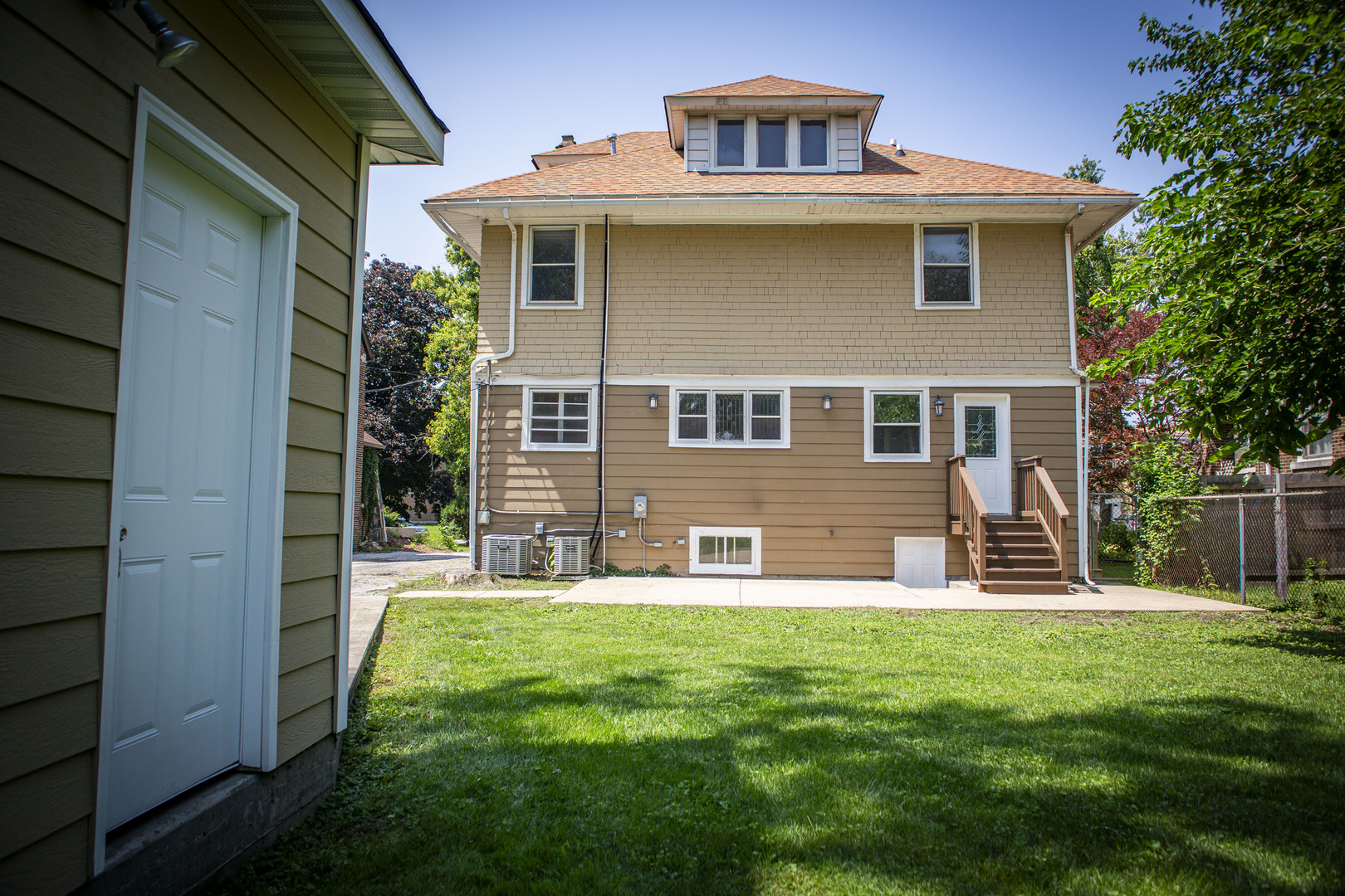 11359 S Bell Avenue Property Photo 4