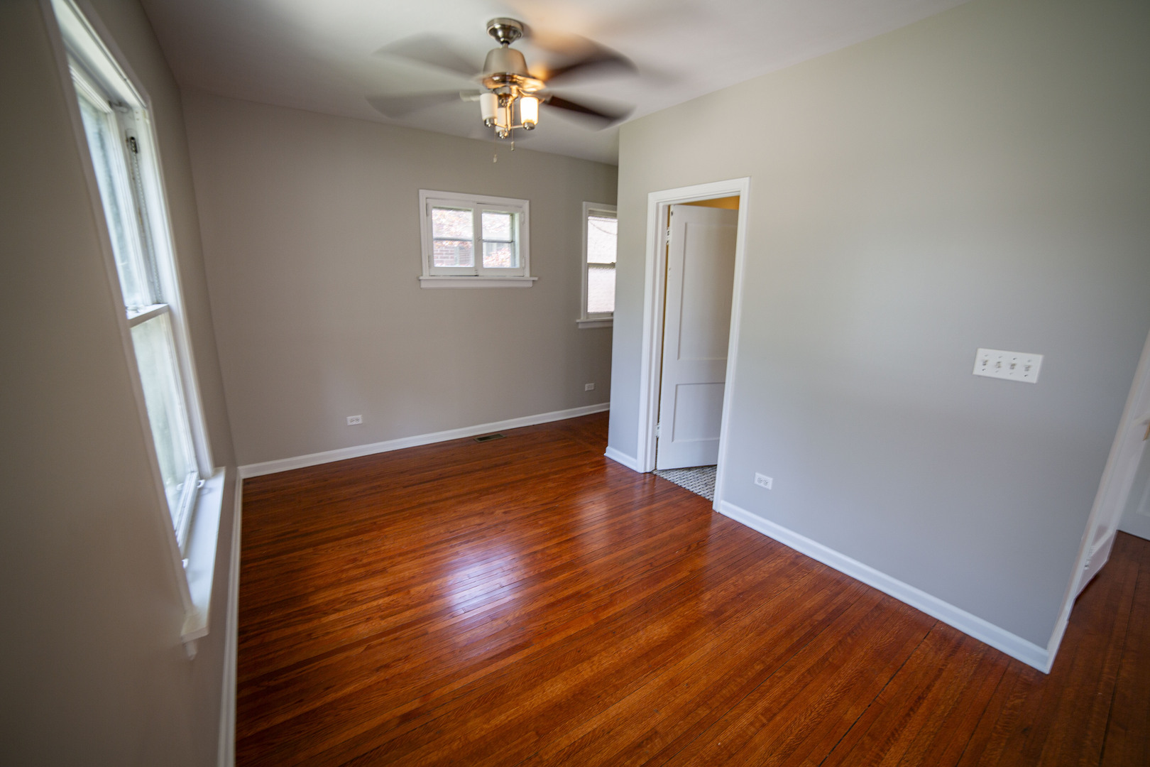 11359 S Bell Avenue Property Photo 9