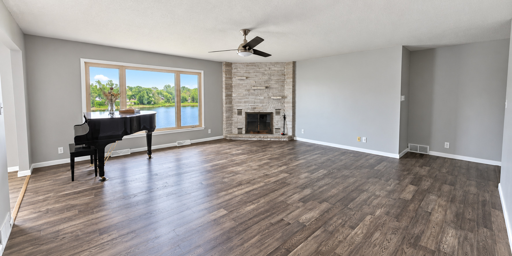 760 Riverside Court Property Photo 3