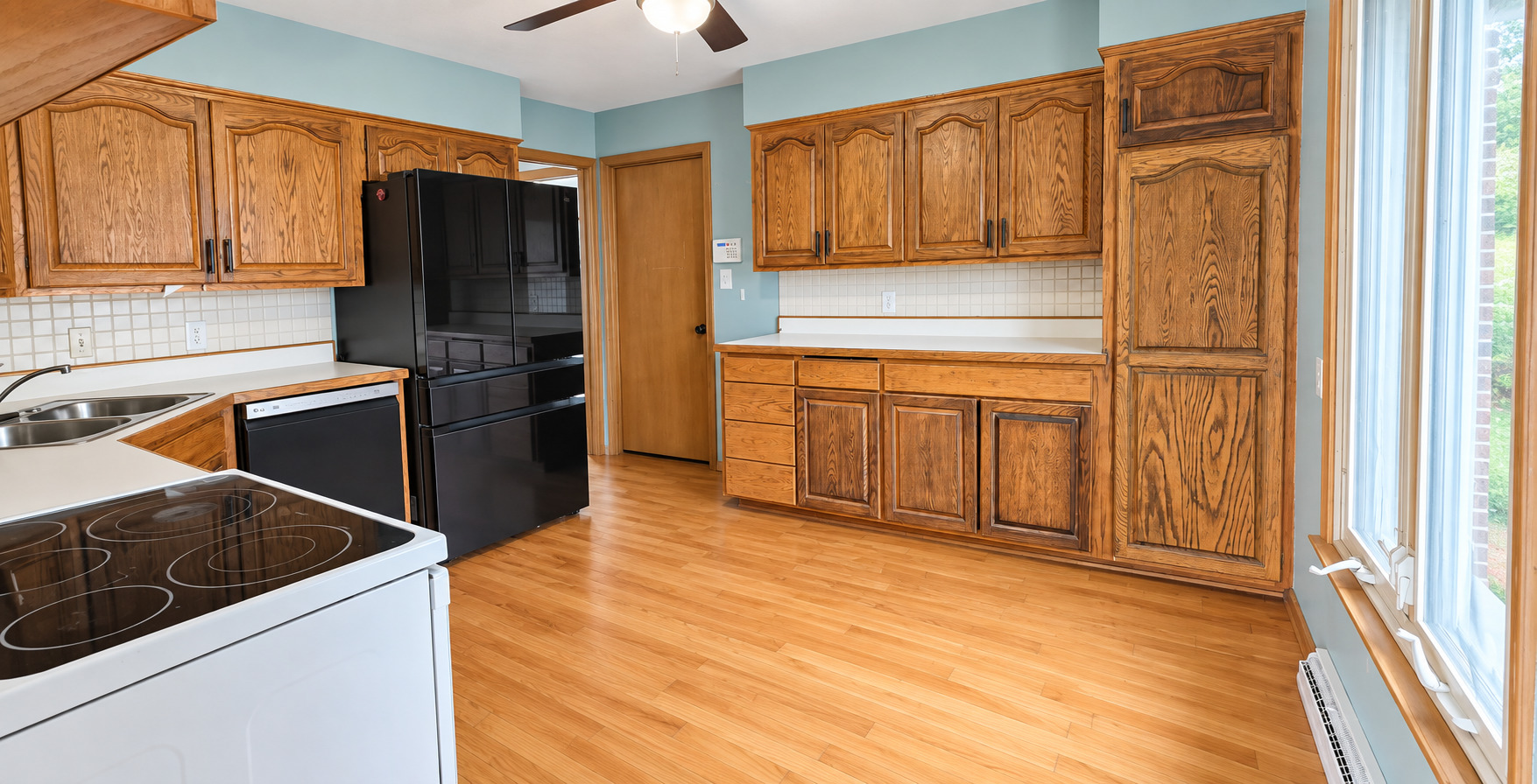 760 Riverside Court Property Photo 6
