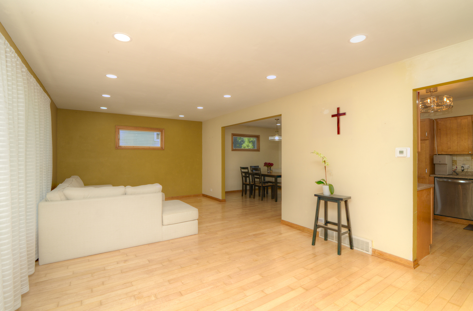 6308 Saratoga Avenue Property Photo 10
