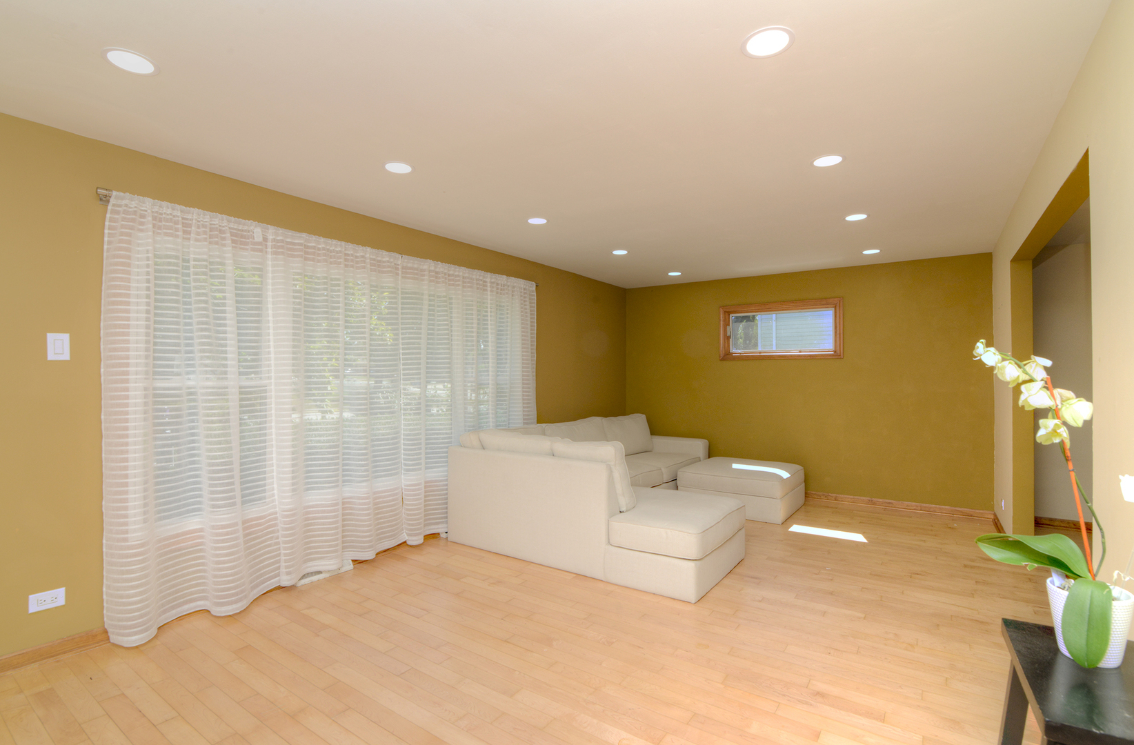 6308 Saratoga Avenue Property Photo 11