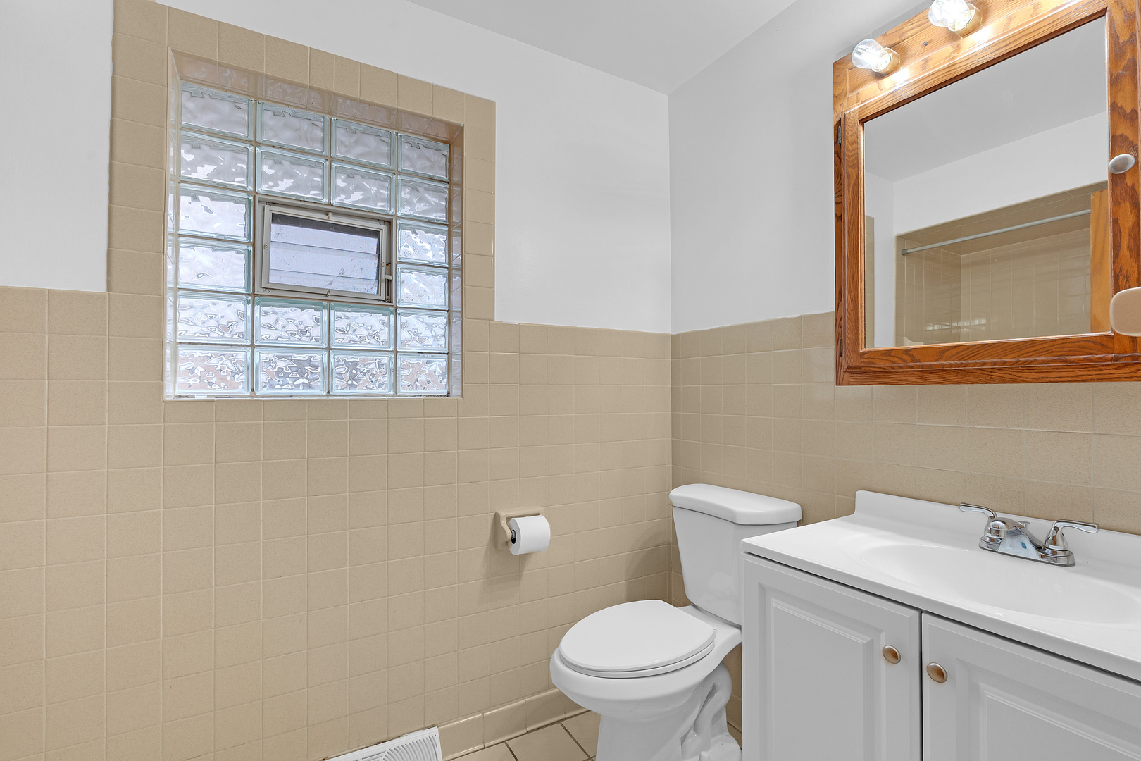 1528 N 21 Avenue Property Photo 9