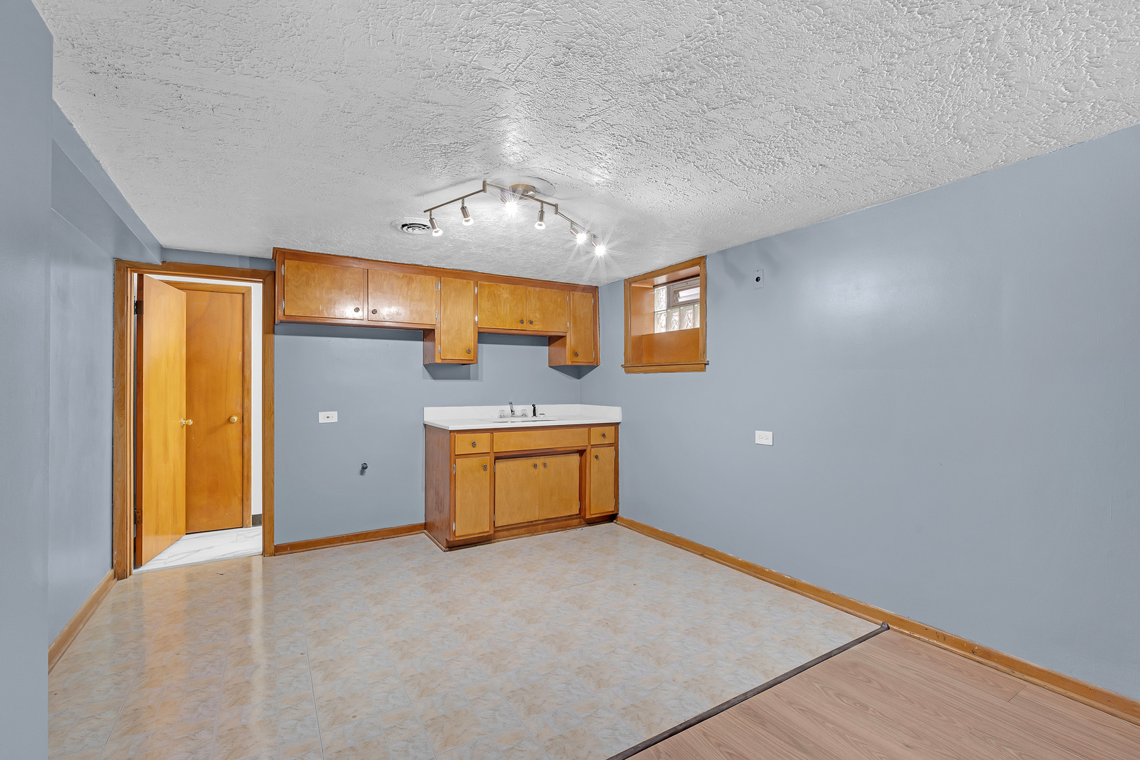1528 N 21 Avenue Property Photo 11