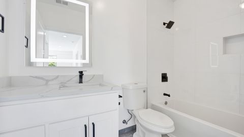 4350 W Lawrence Avenue 408 Property Photo 8