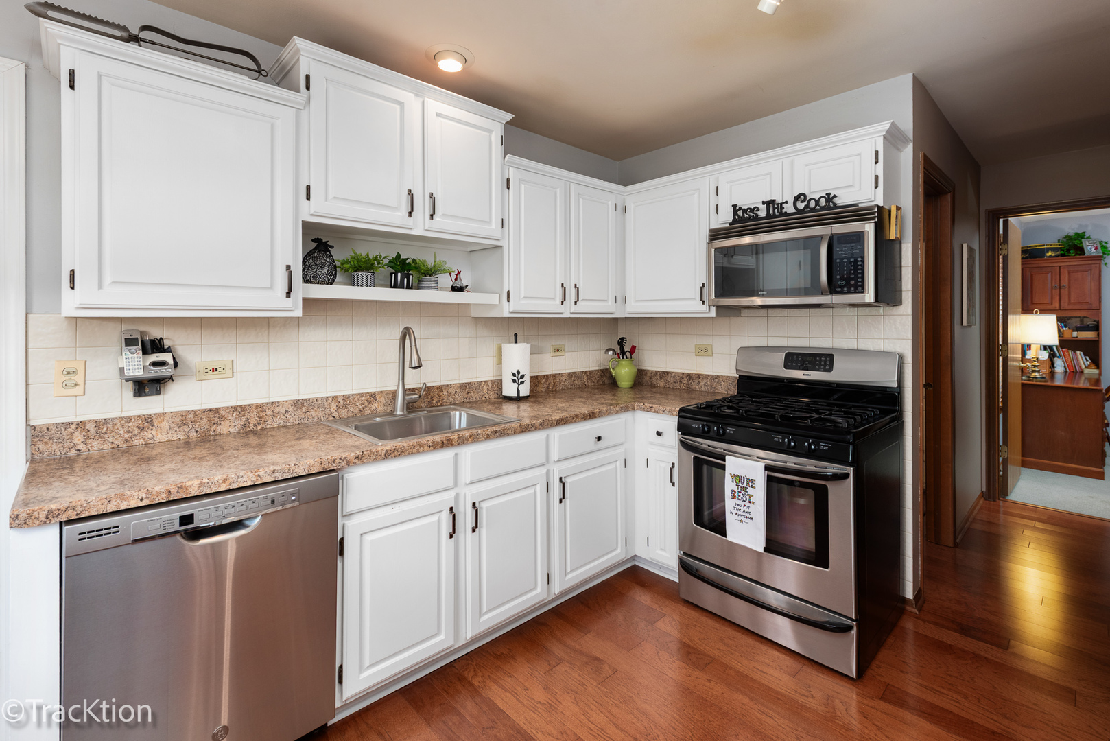 20839 W Hickory Court Property Photo 7