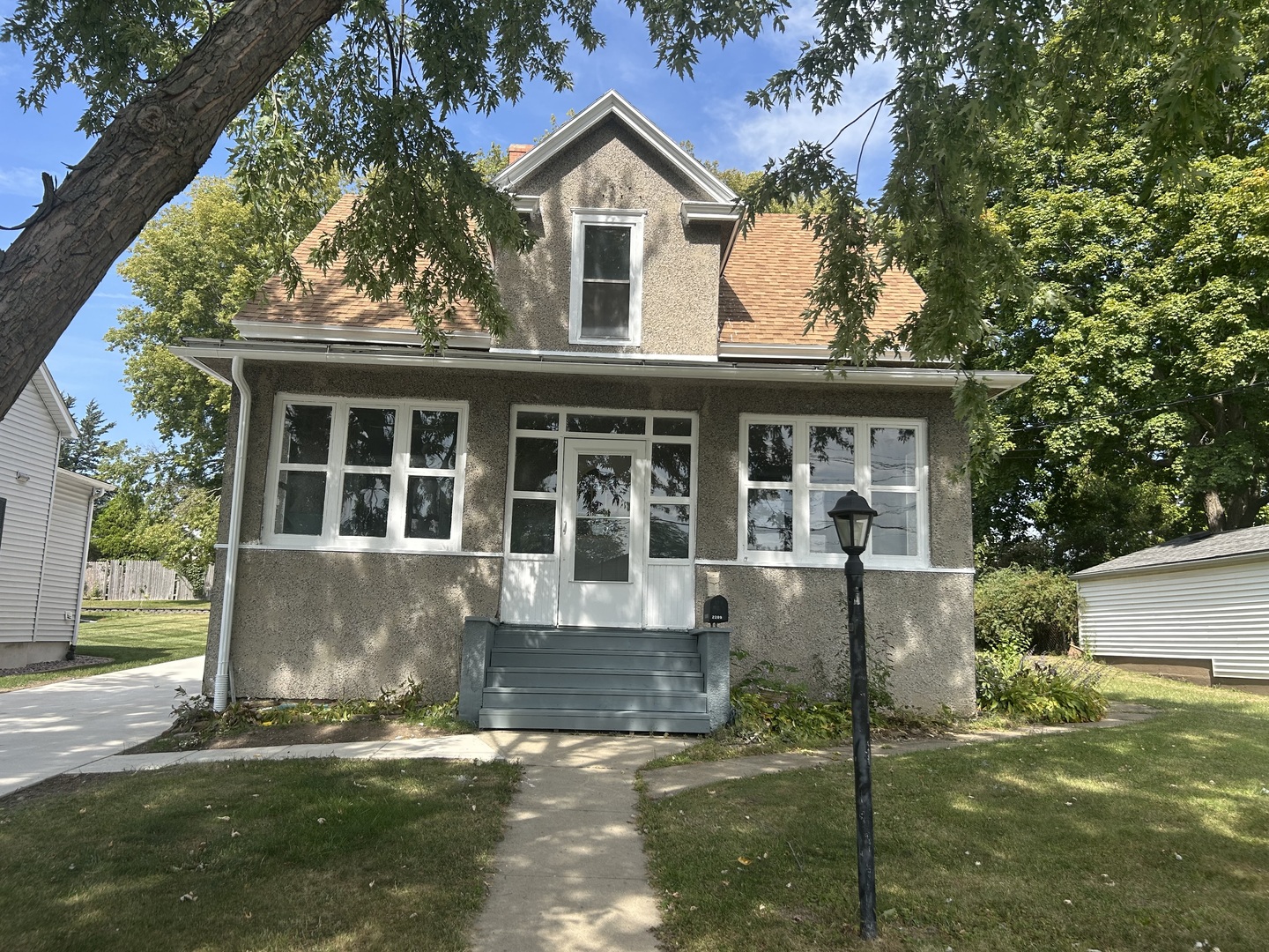 2209 1st Street Property Photo 1