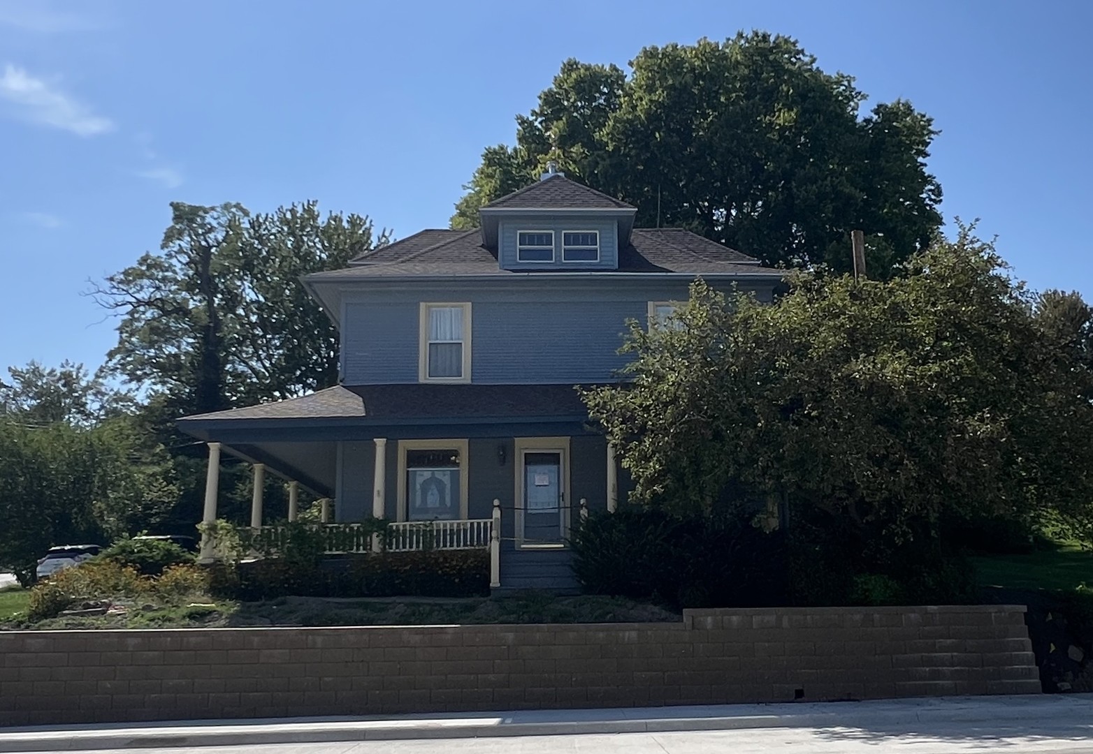606 N Cody Road Property Photo 3