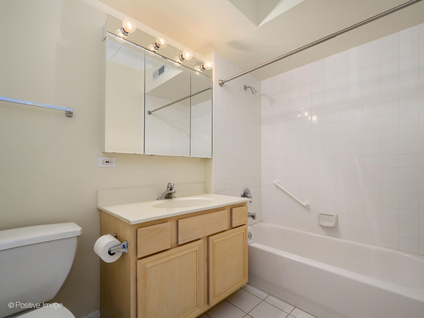 7071 W Touhy Avenue 408 Property Photo 18