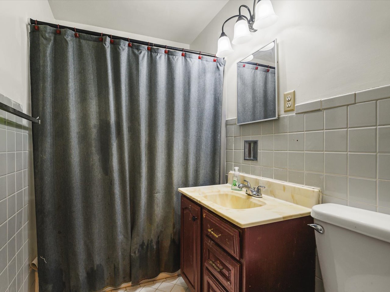 1007 E Hosmer Street Property Photo 13