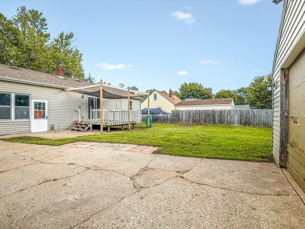 1007 E Hosmer Street Property Photo 25