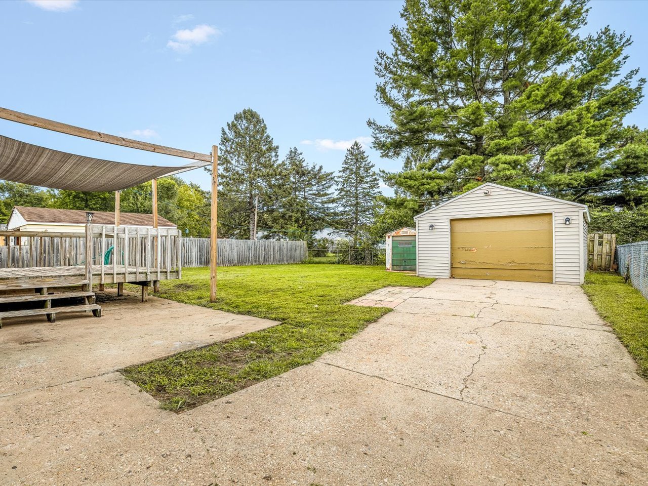 1007 E Hosmer Street Property Photo 26