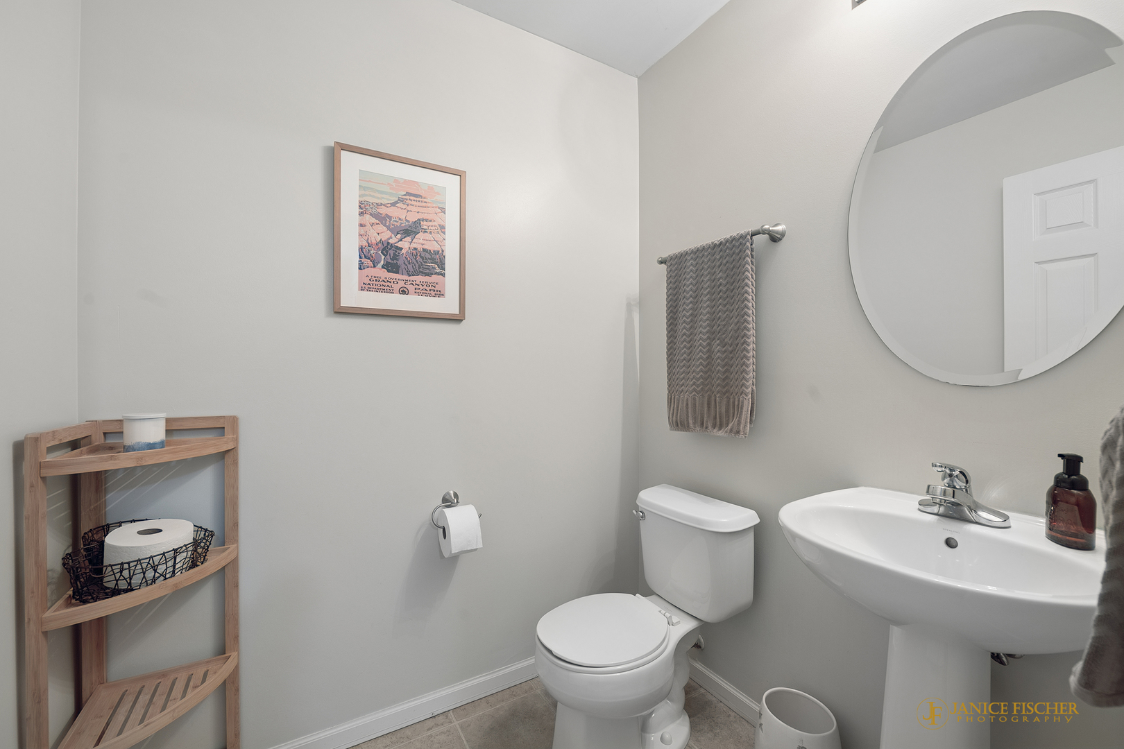 1481 Yosemite Circle Property Photo 8
