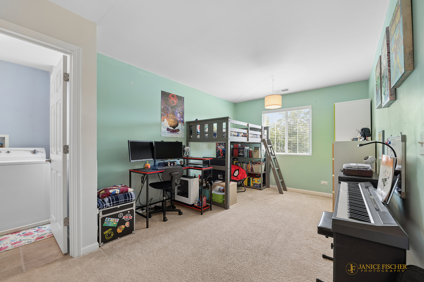 1481 Yosemite Circle Property Photo 12