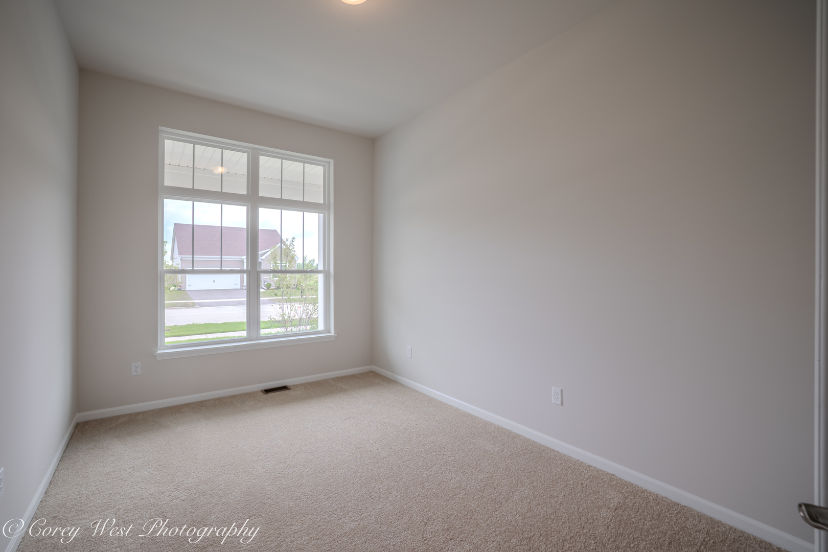359 N. Aspen Drive Property Photo 8