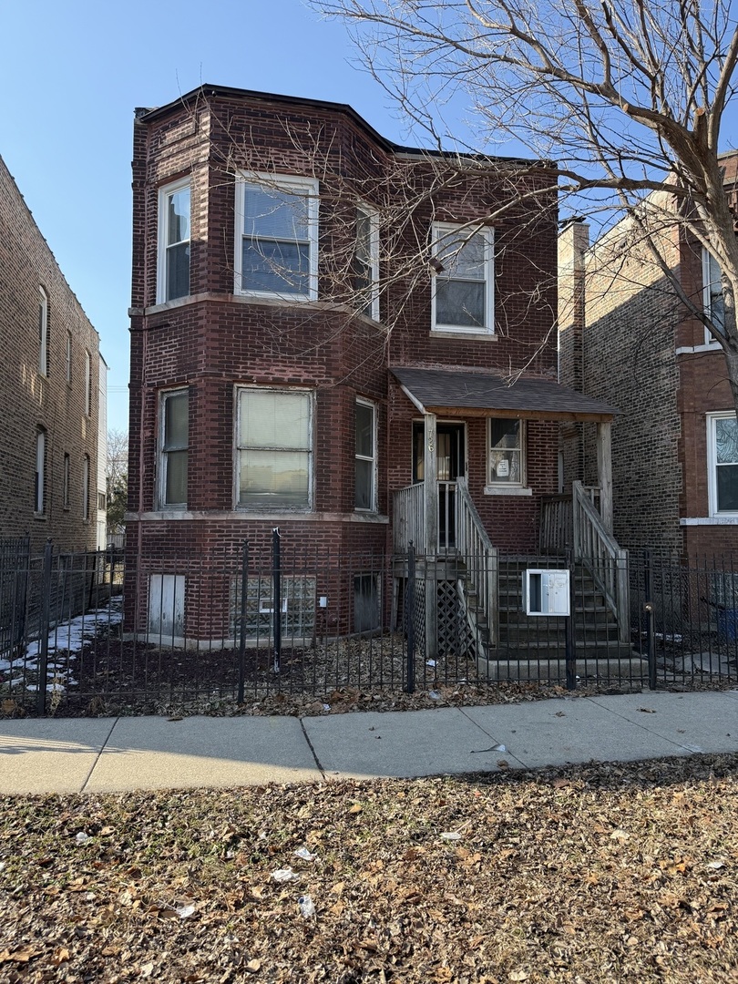 726 N Troy Street Property Photo 1
