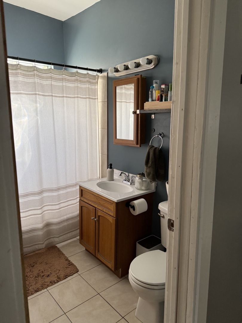 726 N Troy Street Property Photo 5