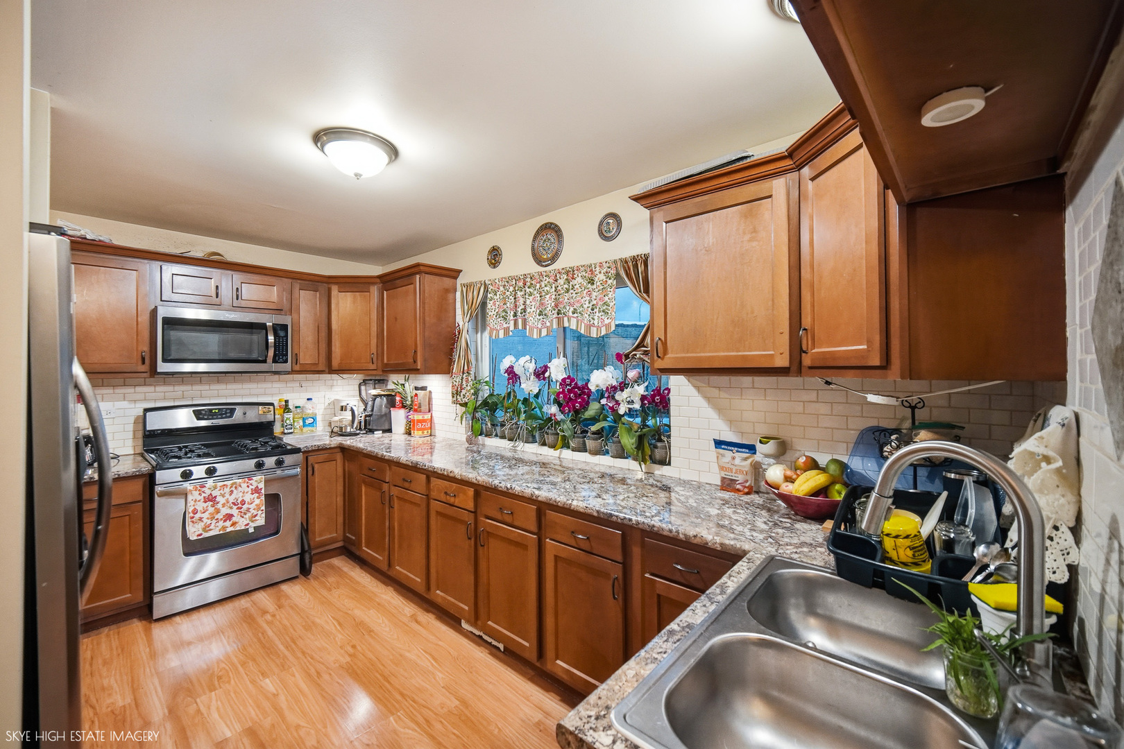 1332 N Harding Avenue Property Photo 7