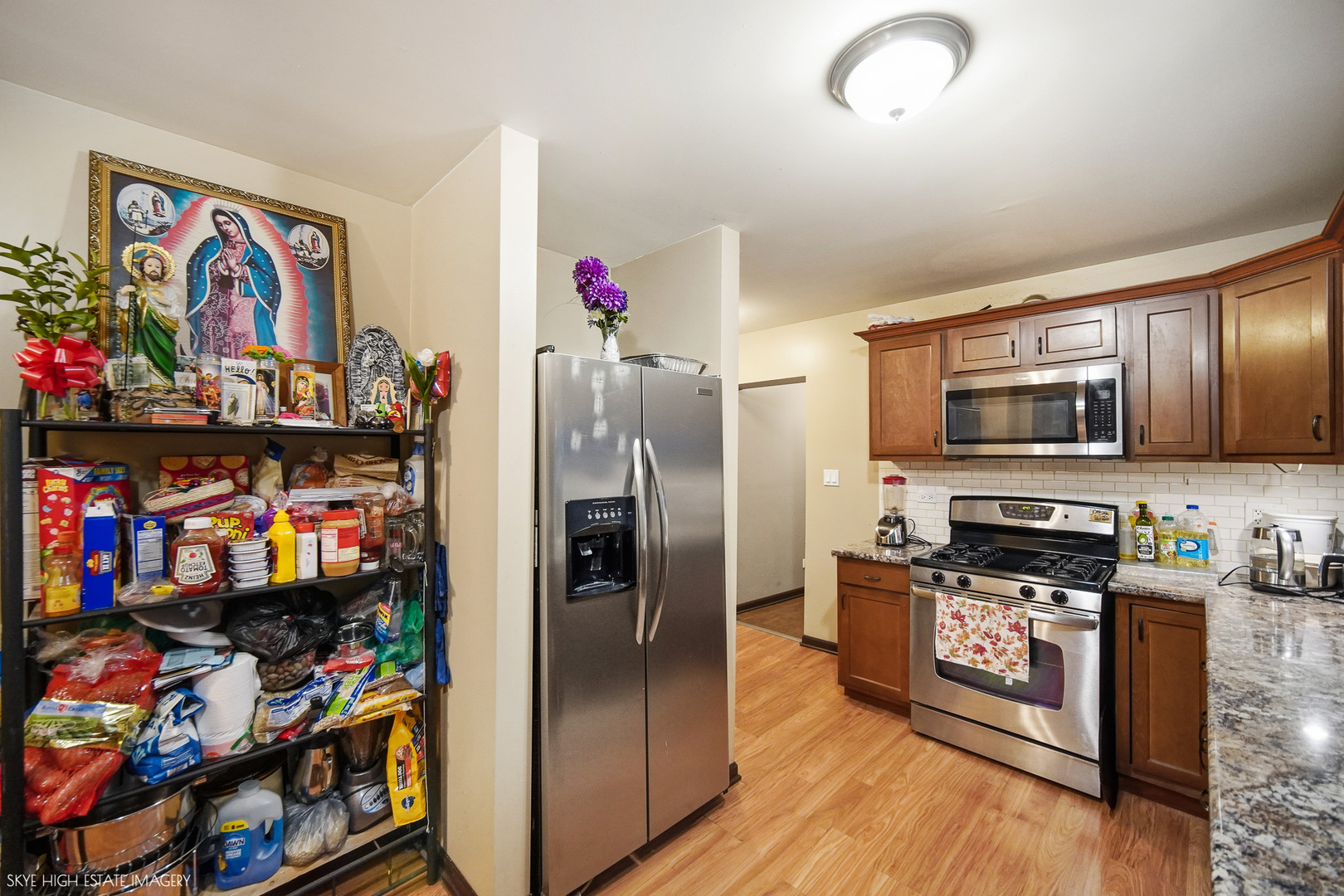 1332 N Harding Avenue Property Photo 8