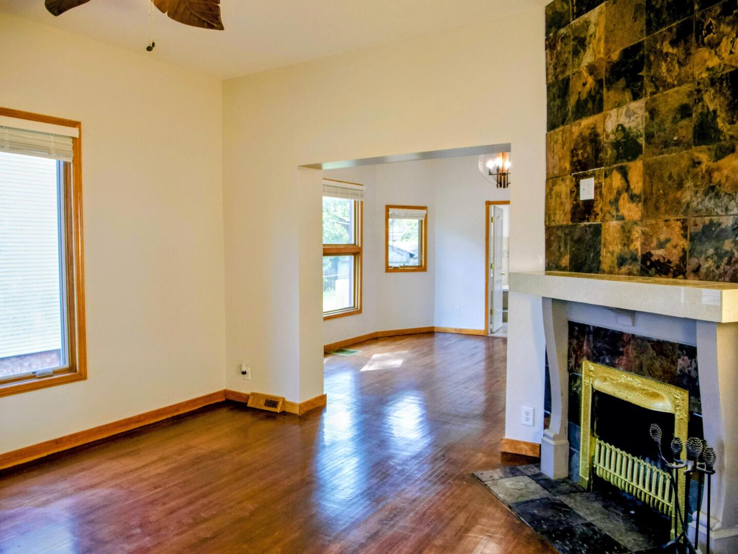 1037 N 8th Street Property Photo 2