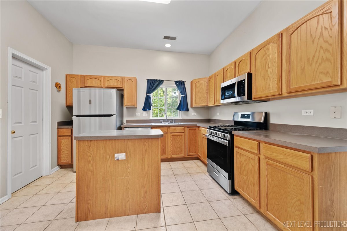 2402 Wilton Lane 2402 Property Photo 6