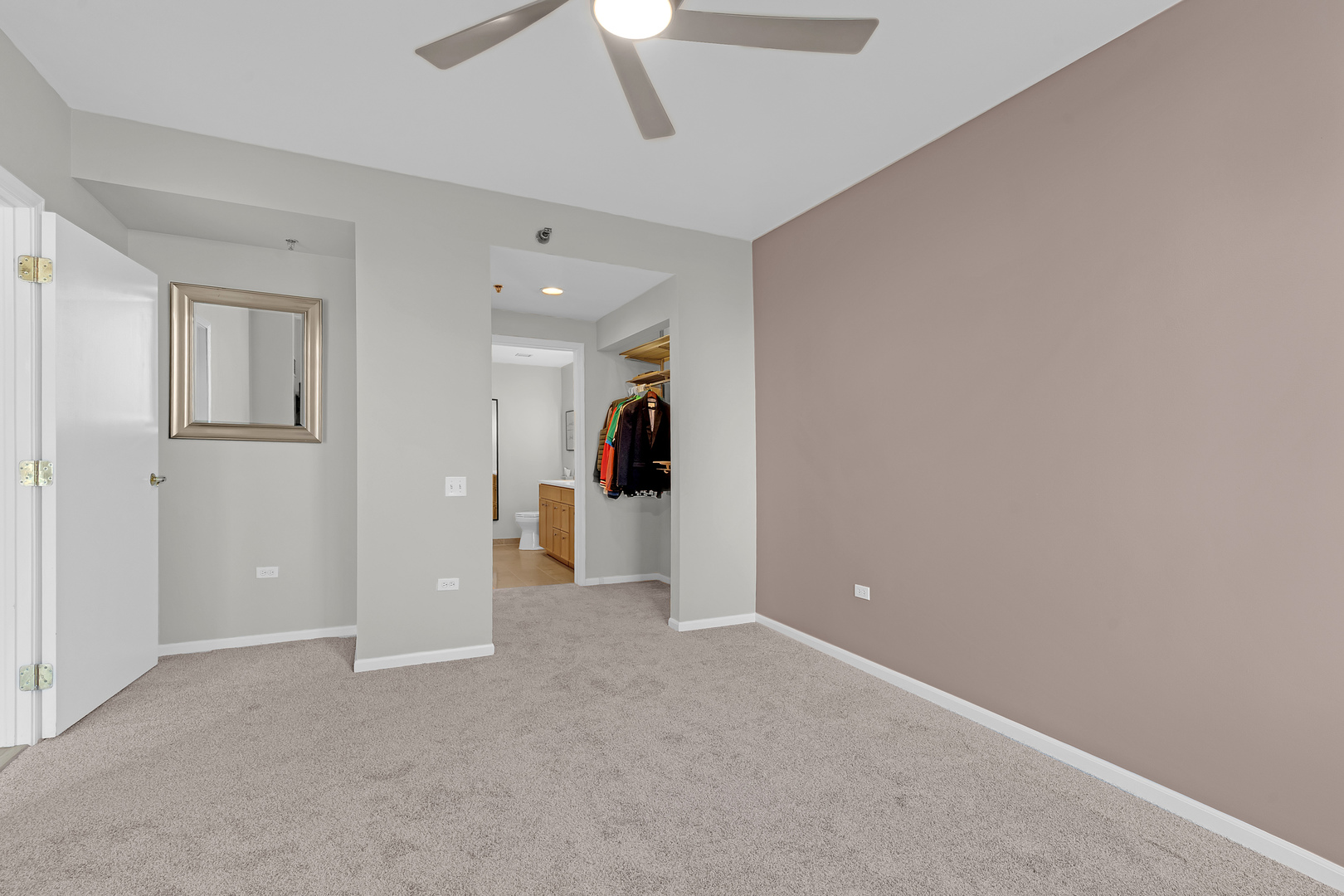 1515 S Prairie Avenue 1004 Property Photo 8