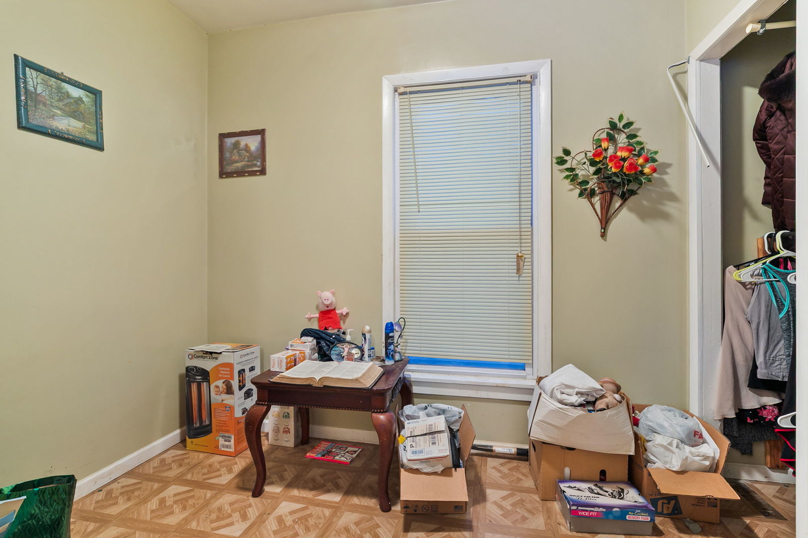 639 W 48th Street Property Photo 4