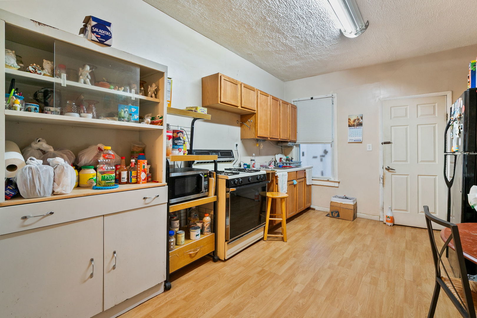 639 W 48th Street Property Photo 6