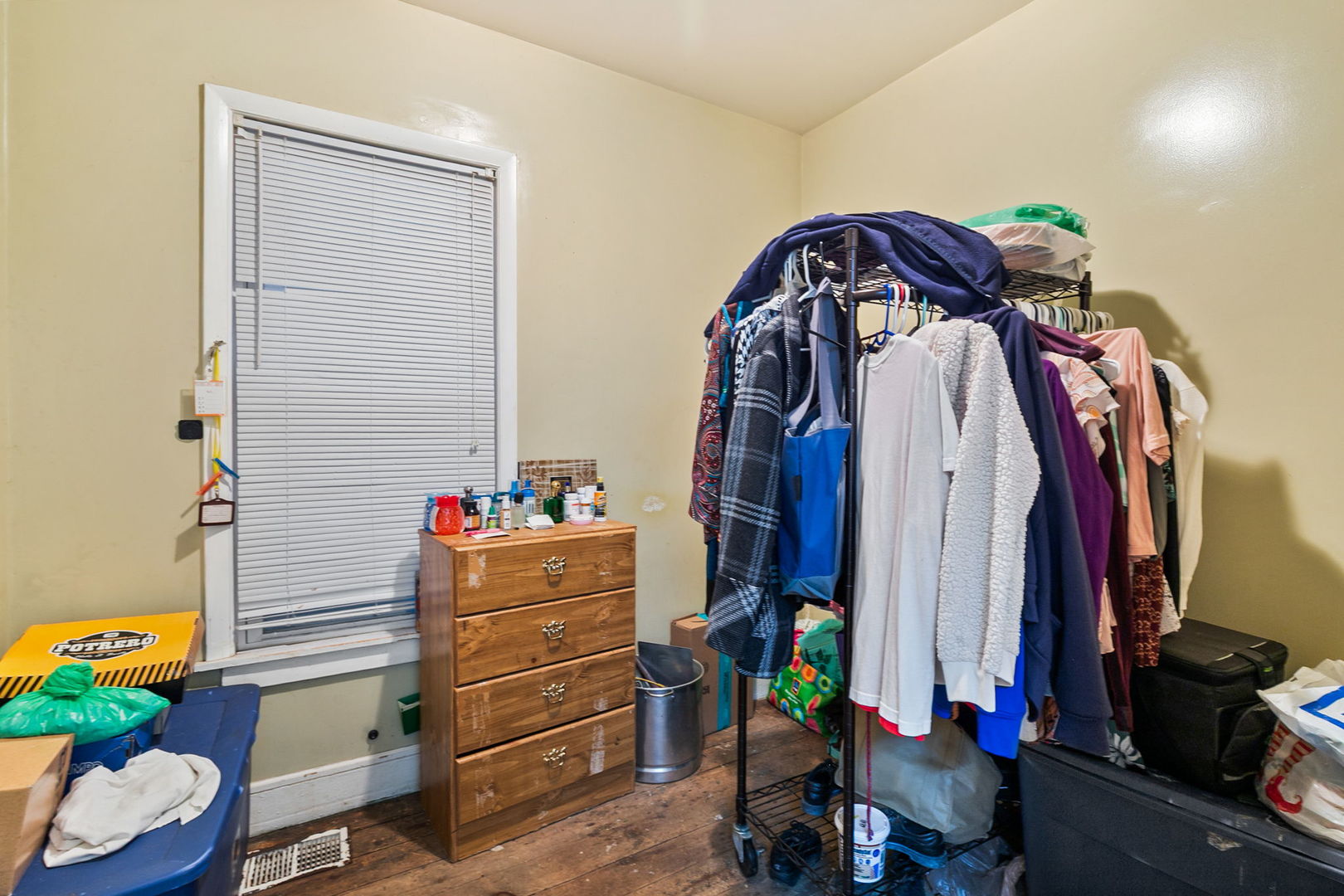 639 W 48th Street Property Photo 8