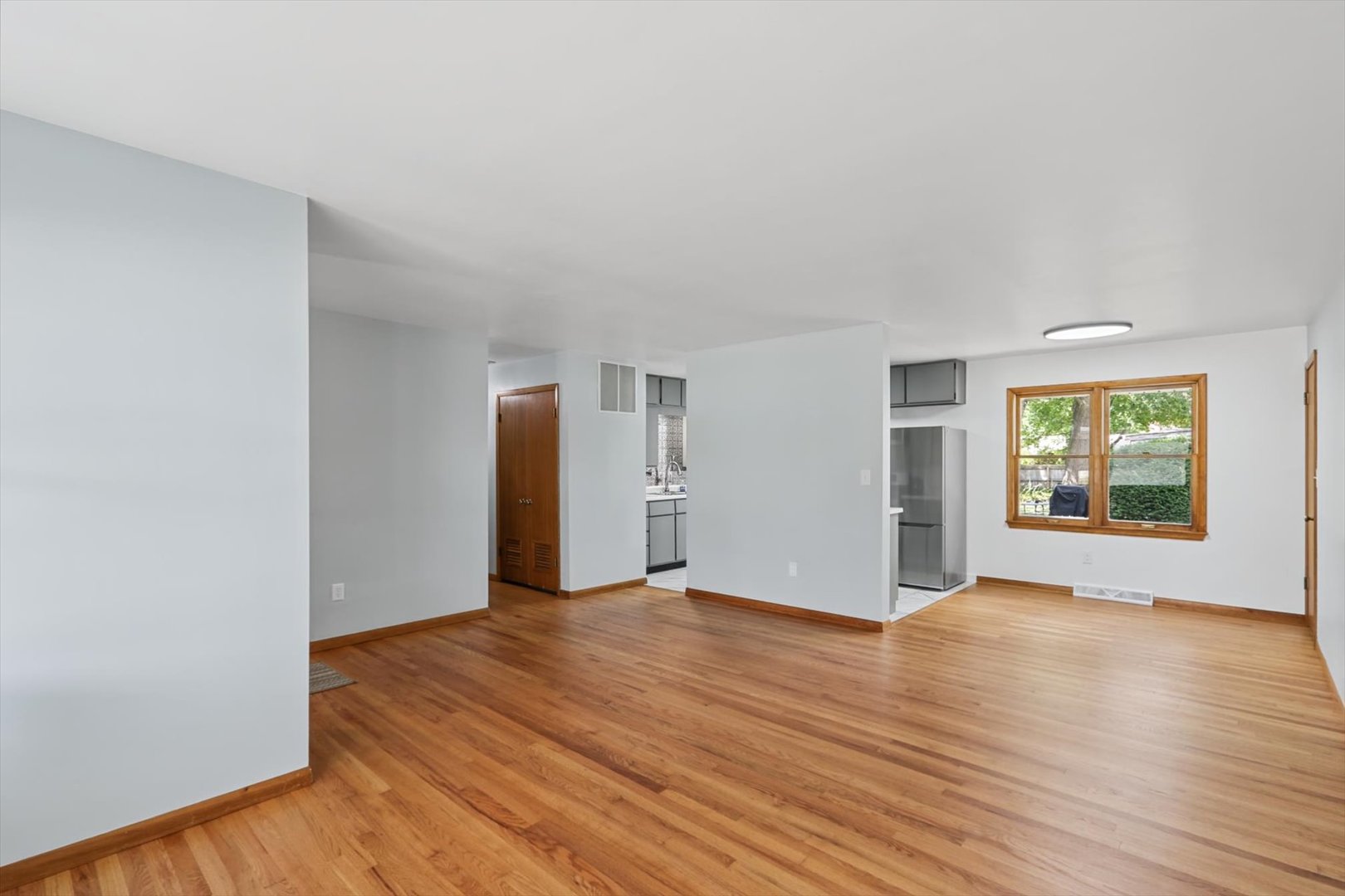 1701 S Anderson Street Property Photo 3