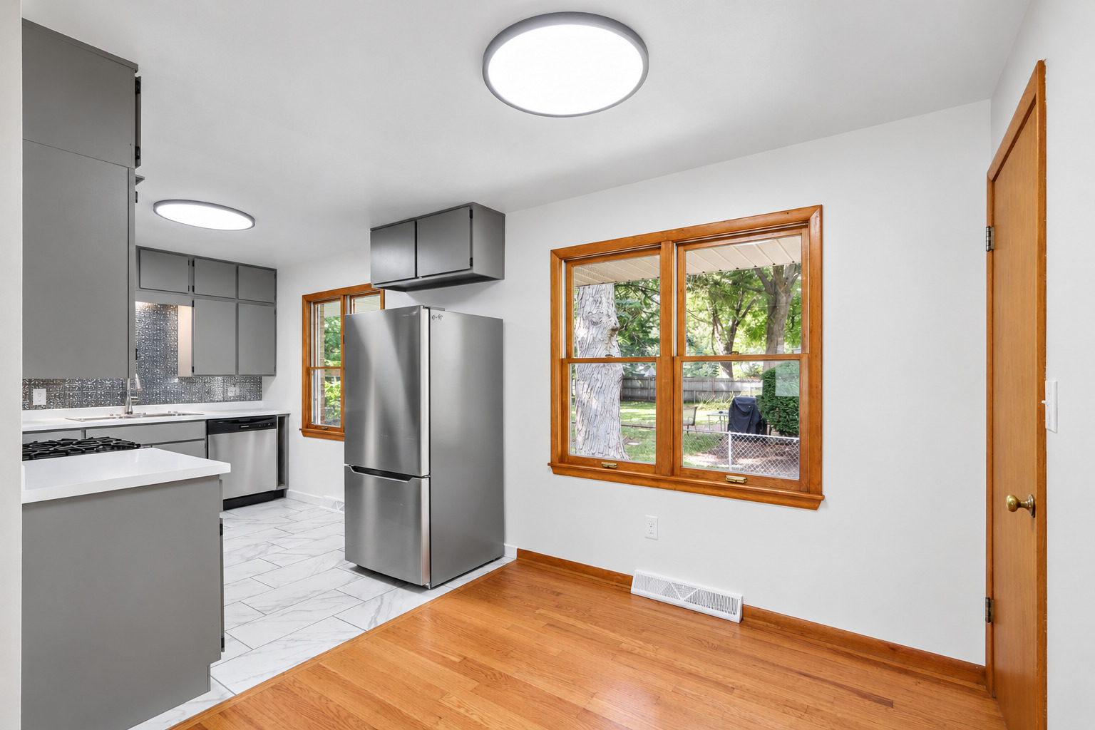 1701 S Anderson Street Property Photo 4