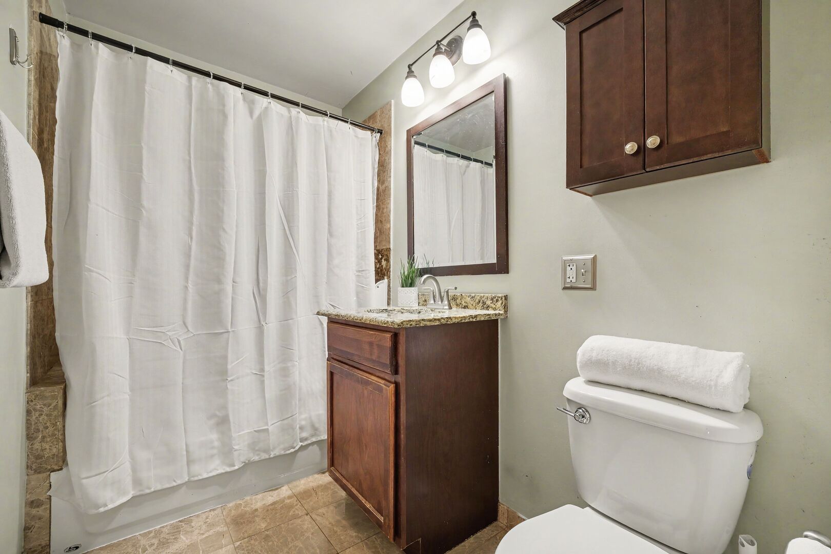 1249 W Roscoe Street 1 Property Photo 11