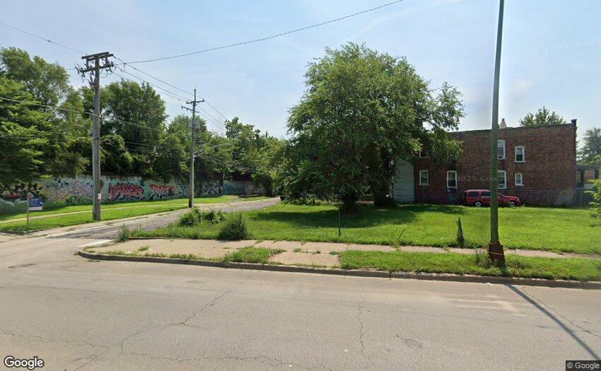 613 W 76th Street Property Photo 1