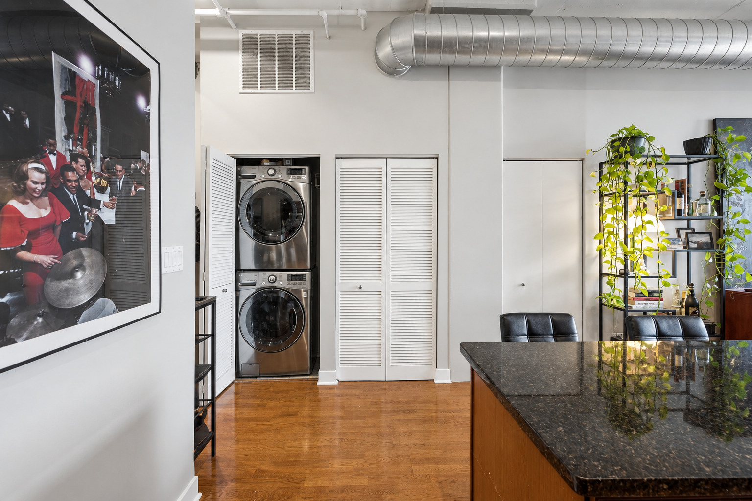 740 W Fulton Street 1212 Property Photo 5