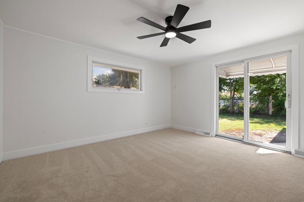 4221 Southwest Highway Property Photo 10
