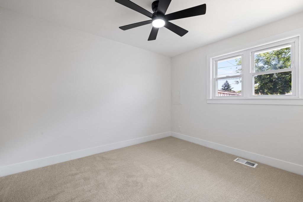 4221 Southwest Highway Property Photo 12
