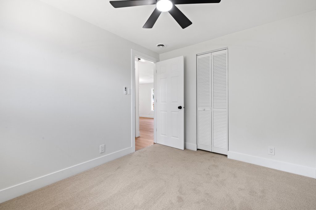 4221 Southwest Highway Property Photo 13
