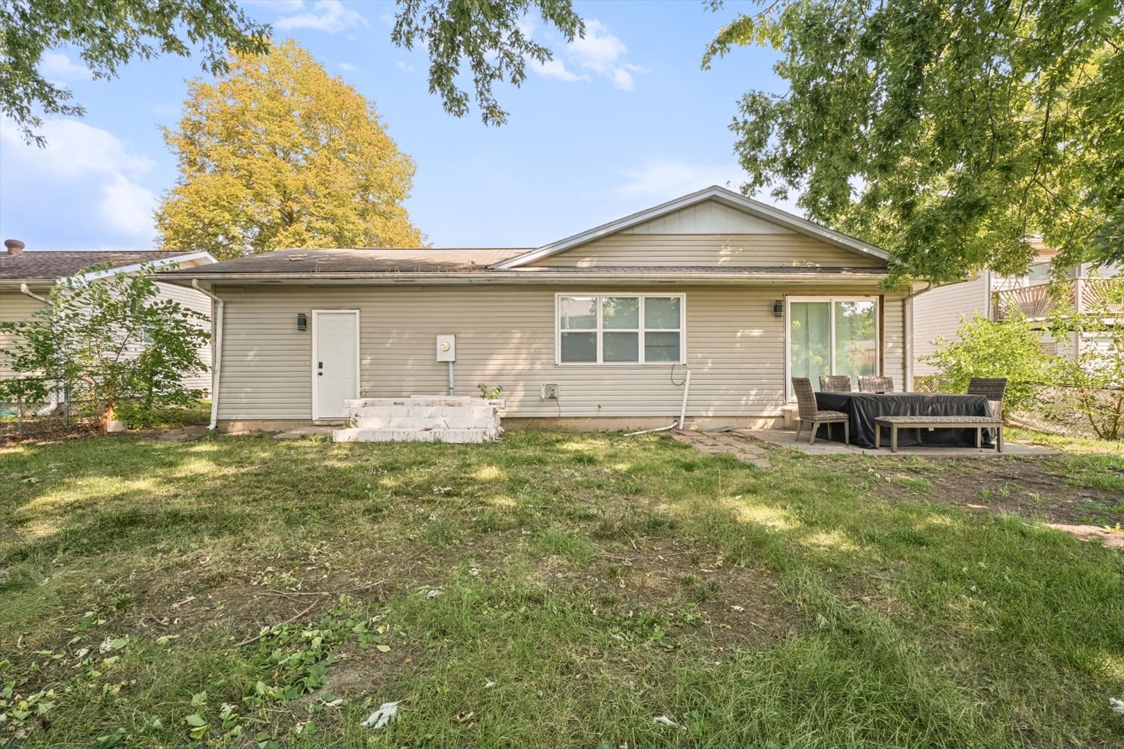1747 E Barrington Avenue Property Photo 3