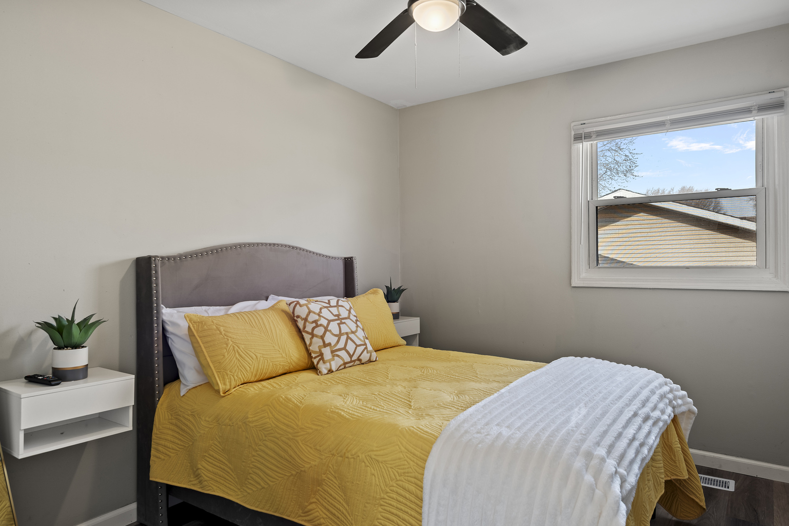 1747 E Barrington Avenue Property Photo 27