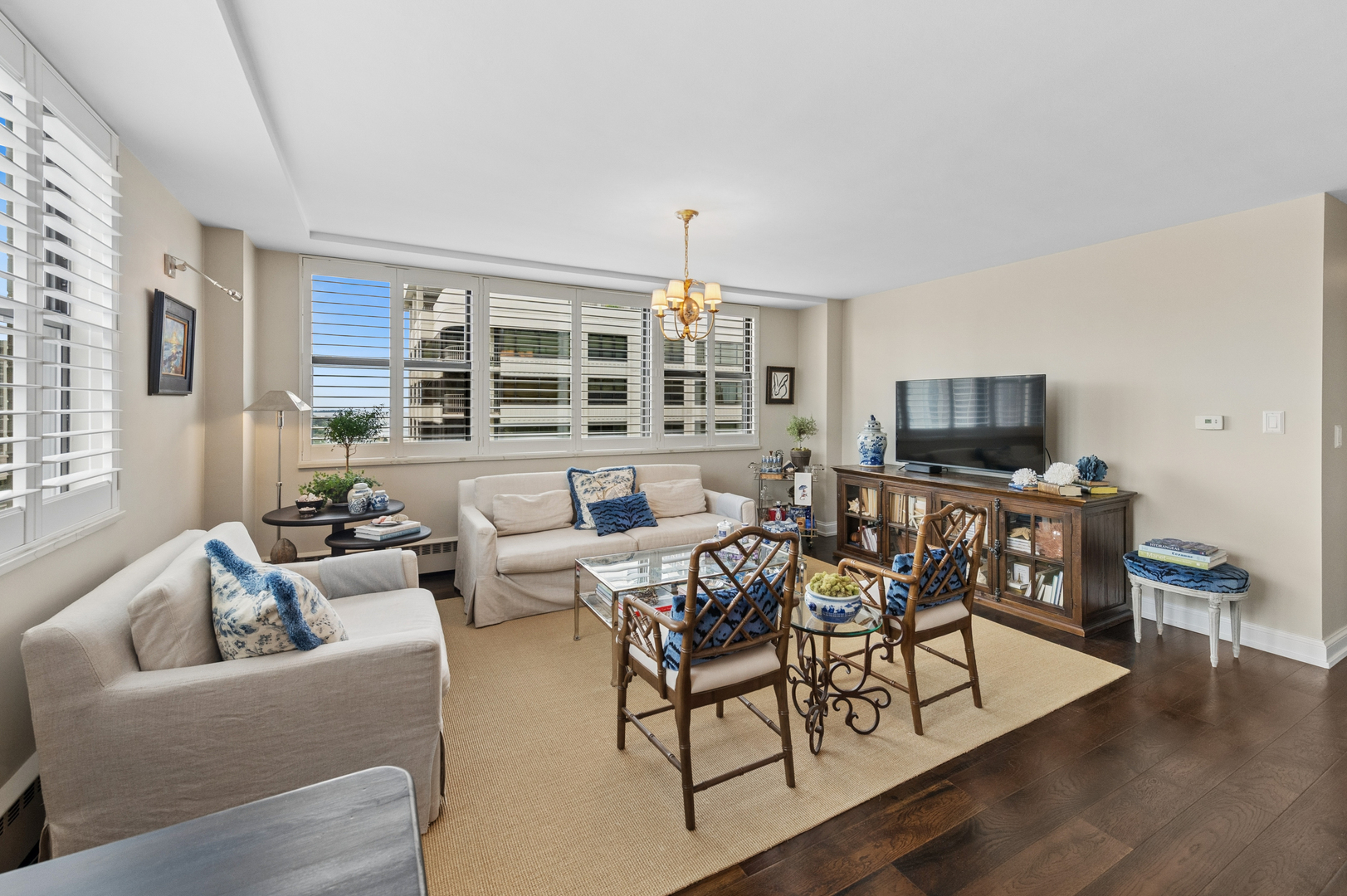 1445 N State Parkway 2205 Property Photo 8