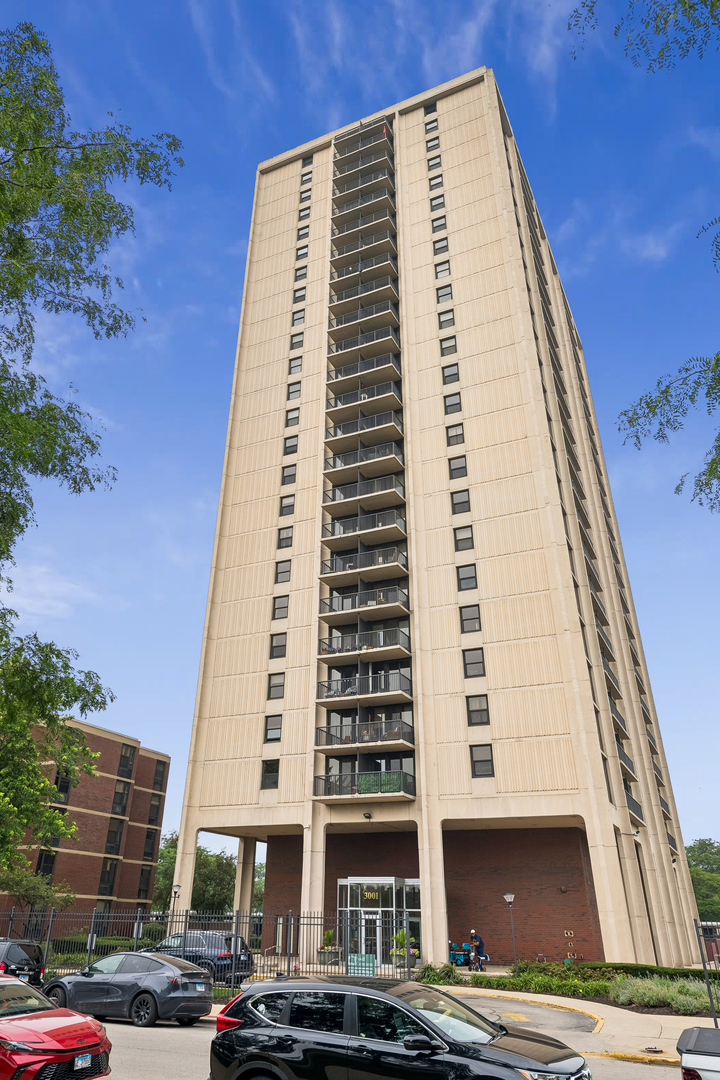 3001 S Michigan Avenue 2105 Property Photo 1