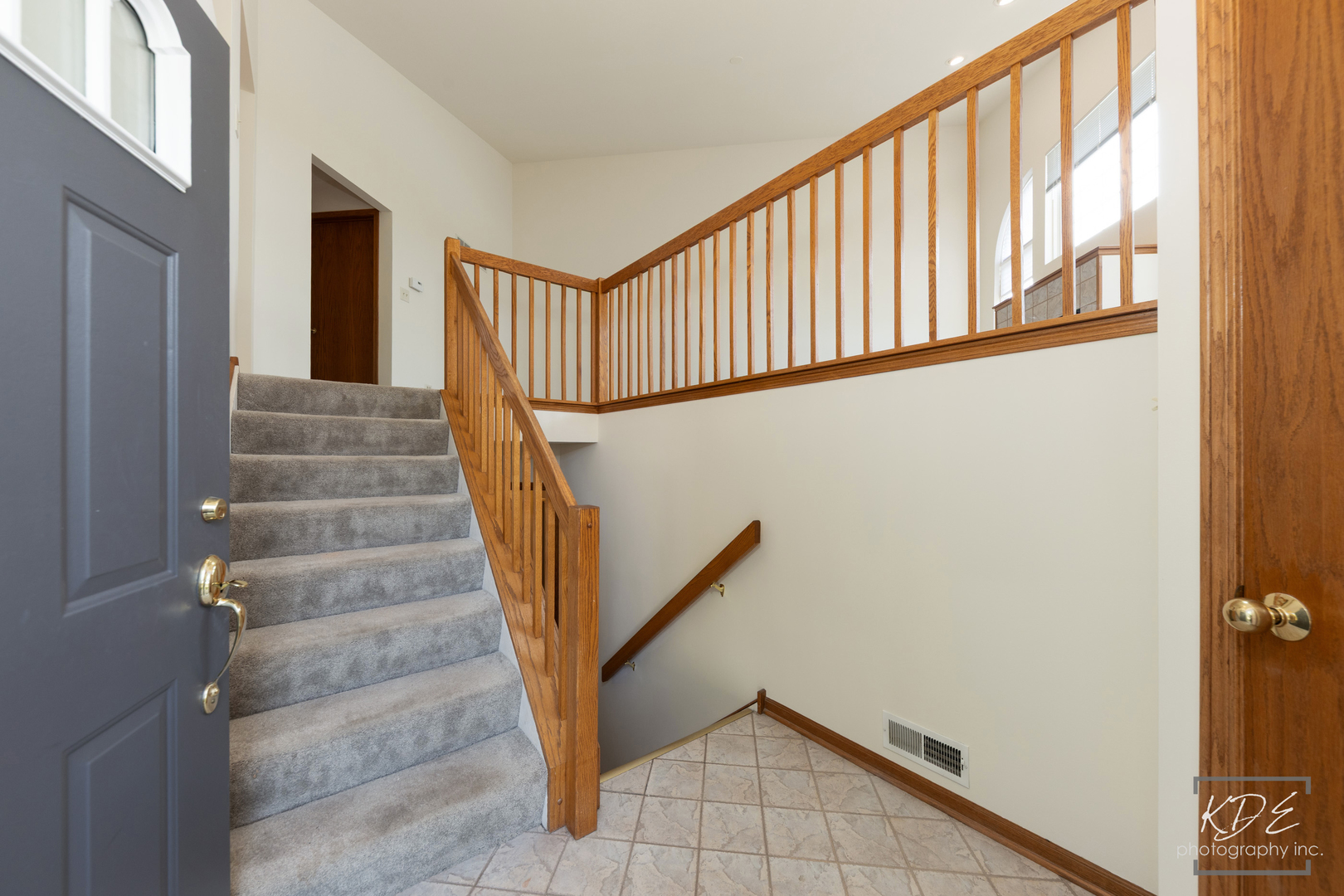 14017 S Cambridge Circle Property Photo 2