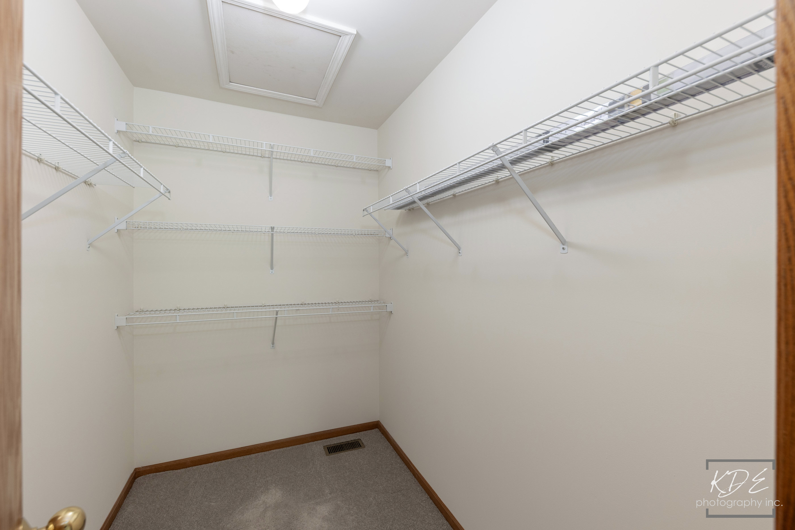 14017 S Cambridge Circle Property Photo 8