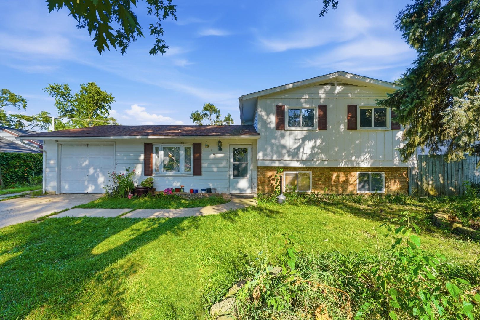 116 S Pinecrest Road Property Photo 1