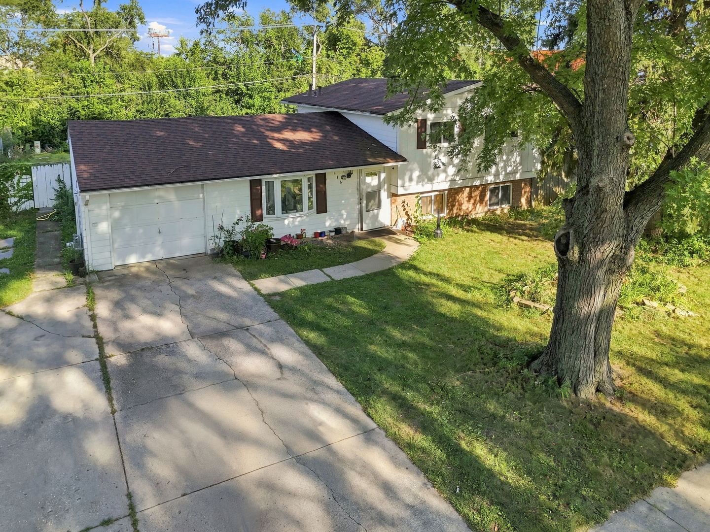 116 S Pinecrest Road Property Photo 2