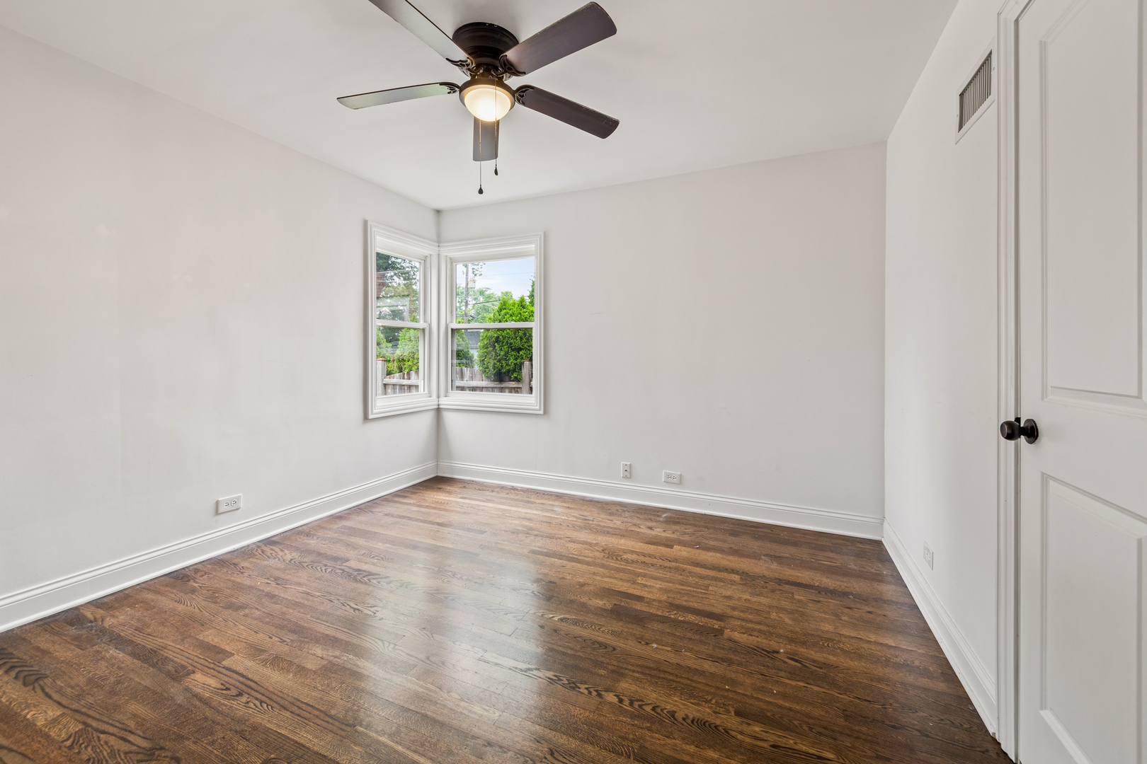 6114 N Lenox Avenue Property Photo 7