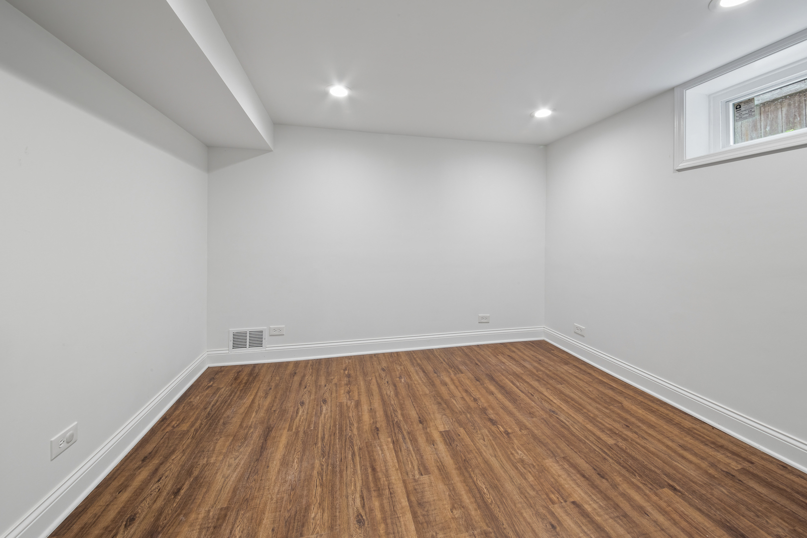 6114 N Lenox Avenue Property Photo 17