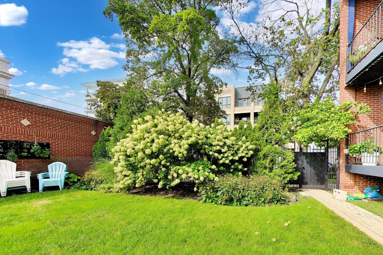 1457 W Fletcher Street 1 Property Photo 26