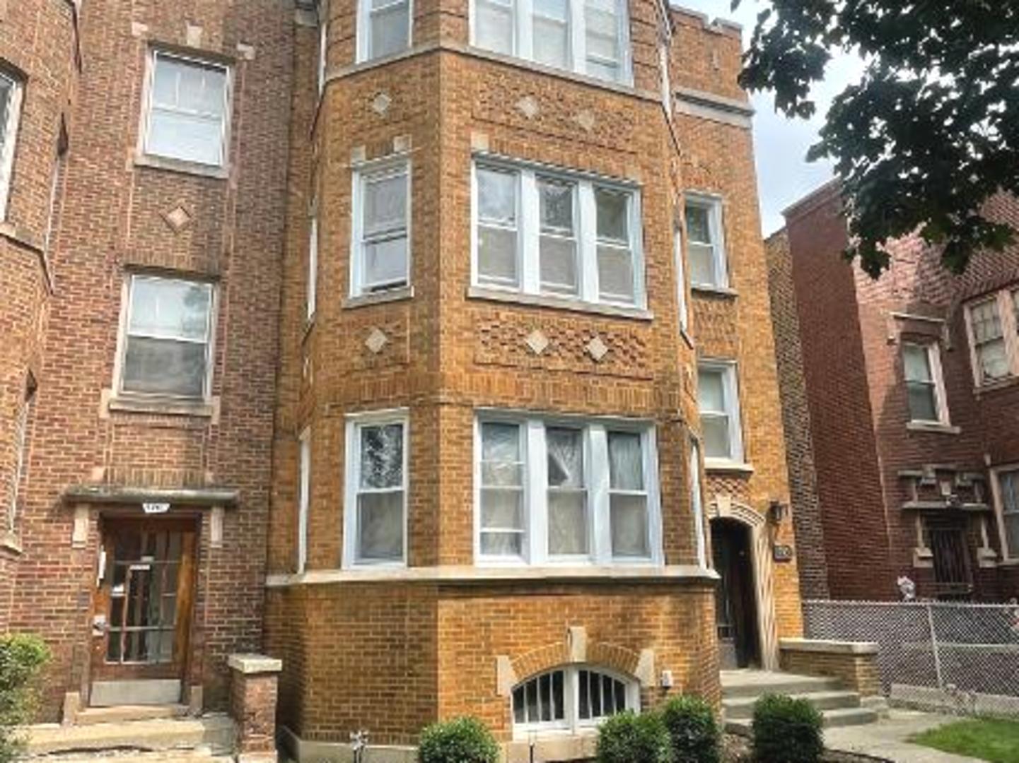 7743 S East End Avenue 2 Property Photo 1
